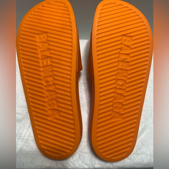 Balenciaga SZ 40E/7US Pool Slide Smooth Rubber Logo in Orange/Black - Picture 2 of 8